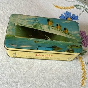 Benson's vintage candy tin, Queen Mary, English Toffee Favourites, hinged lid